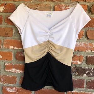 Cache colorblock top